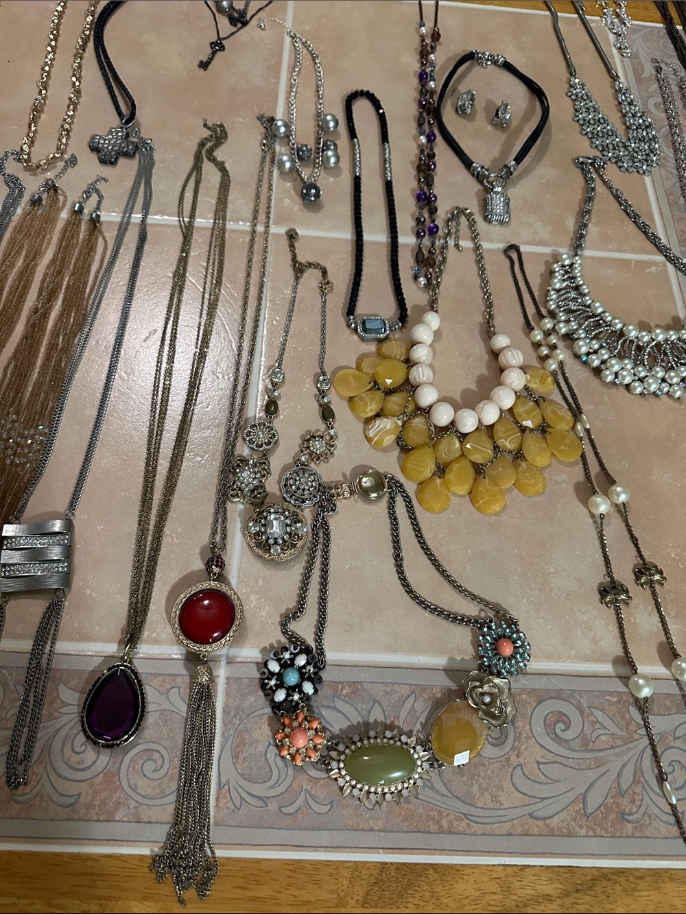 5lb Women’s Fashion Necklace Sets 27 plus!